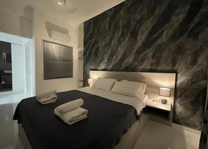 Jz E'bella Rhodes City